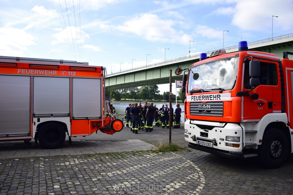 Schiff 1 Koeln in Hoehe der Koelner Zoobruecke P198.JPG - Miklos Laubert